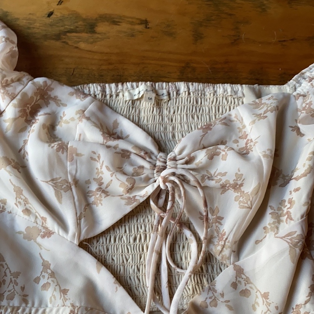 Amazing Lace Dress - Picture 5 of 6
